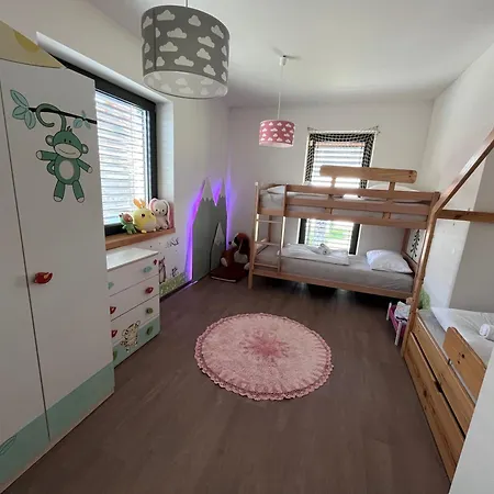 House Stella - Price Leviciach بيت للعطل *